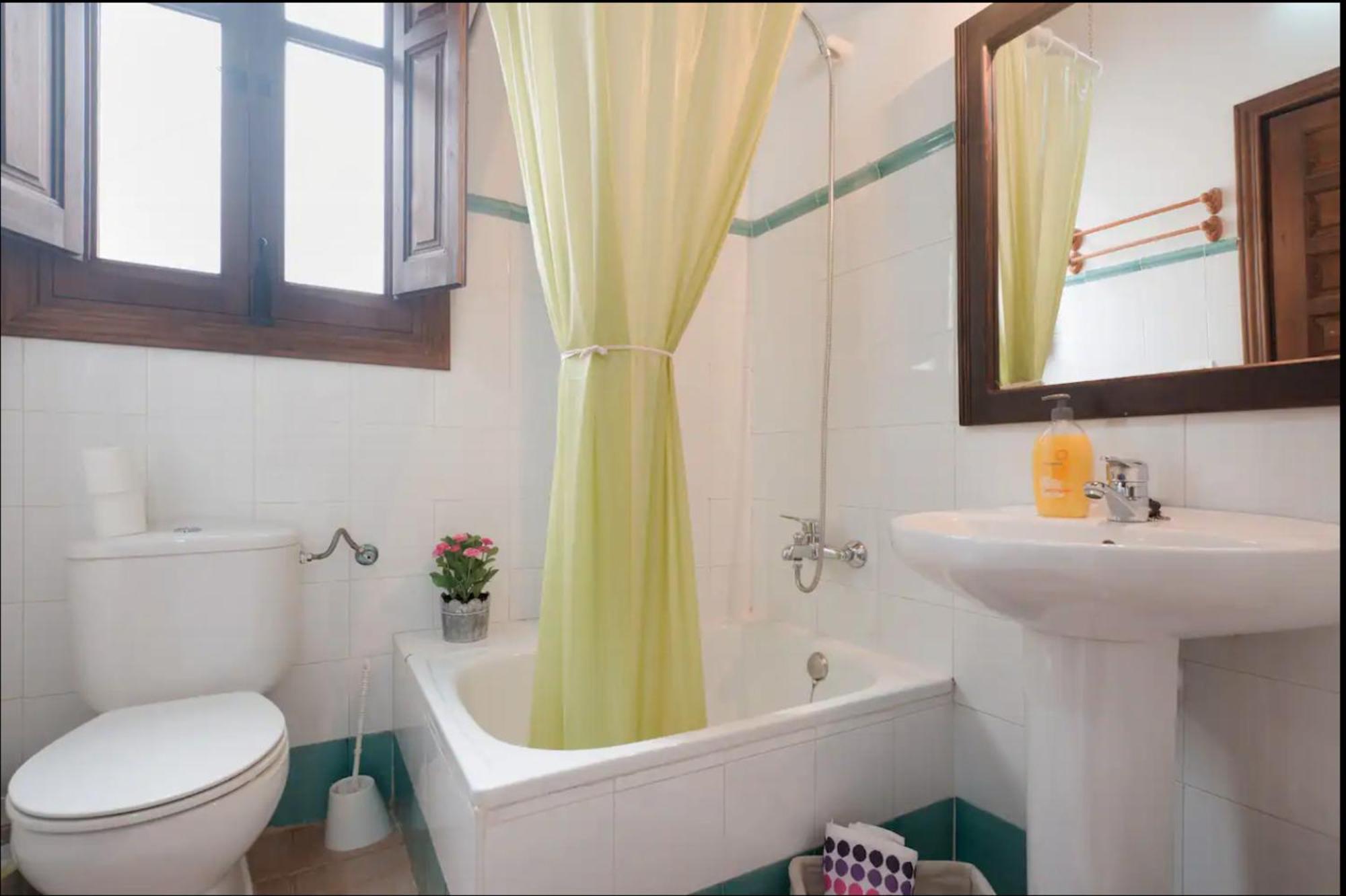 Apartamentos Centro Historico A Los Pies De La Alhambra Granada Ngoại thất bức ảnh
